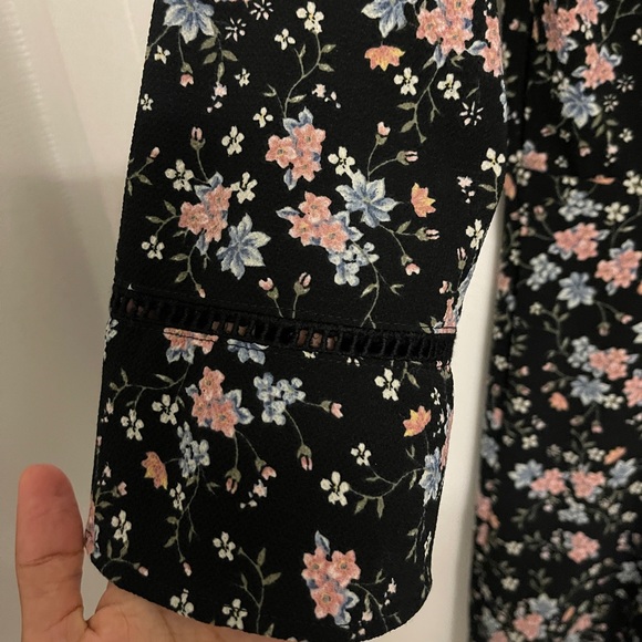 Full Sleeved Mini Floral Dress - Medium - Picture 2 of 3
